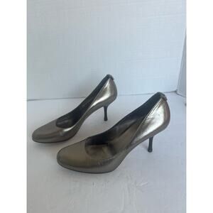 GUCCI Leather Champagne Gold Round Toe Black Low Heel Pump Shoes Size 8 Narrow